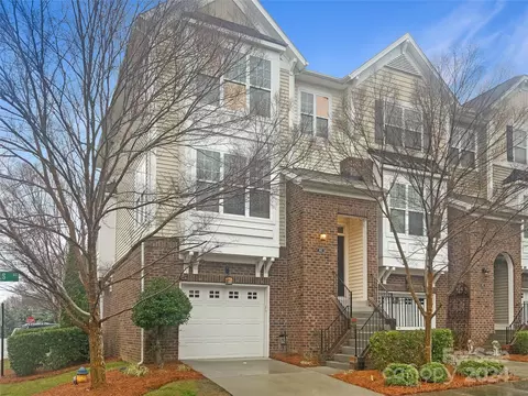883 Windy Falls Dr, Huntersville, NC 28078
