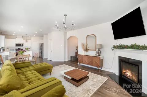 Living - 1670 Loggerhead Dr, Lancaster, SC 29720 photo 2 of 3
