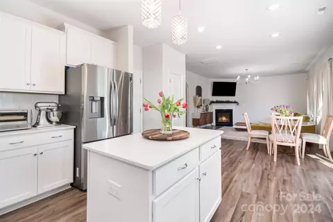 Kitchen - 1670 Loggerhead Dr, Lancaster, SC 29720 photo 2 of 3