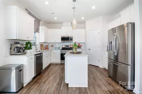 Kitchen - 1670 Loggerhead Dr, Lancaster, SC 29720 photo 1 of 3