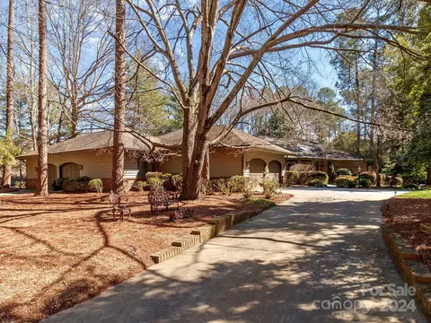 134 Tall Pines Ct, Lake Wylie, SC 29710