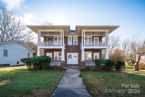 135 W Church St, Mount Airy, NC 27030
