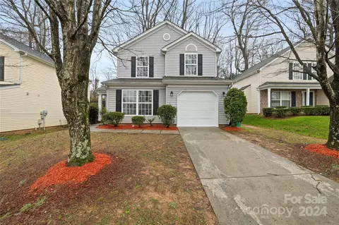 3802 Brookchase Ln, Charlotte, NC 28205