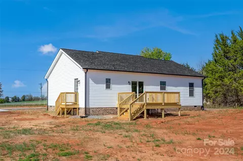 980 Tabor Rd, Olin, NC 28660 photo 3