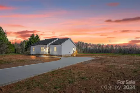 980 Tabor Rd, Olin, NC 28660