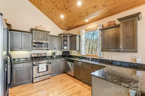Kitchen - 85 Bee Tree Ln, Mars Hill, NC 28754 photo 2 of 4