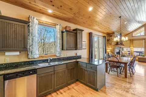 Kitchen - 85 Bee Tree Ln, Mars Hill, NC 28754 photo 3 of 4