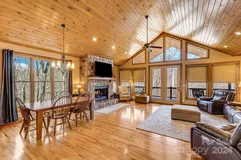 Living - 85 Bee Tree Ln, Mars Hill, NC 28754 photo 2 of 8