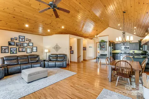 Living - 85 Bee Tree Ln, Mars Hill, NC 28754 photo 4 of 8
