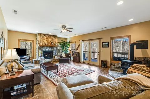 Living - 85 Bee Tree Ln, Mars Hill, NC 28754 photo 6 of 8