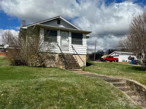 115 Elizabeth St, Canton, NC 28716