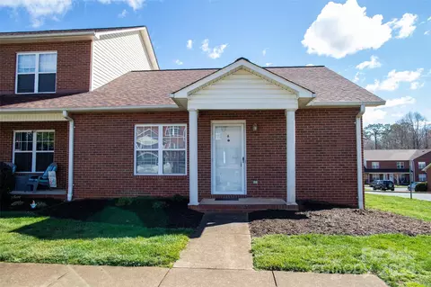 102 Brandywine Ne R6 Dr NE #R6, Conover, NC 28613