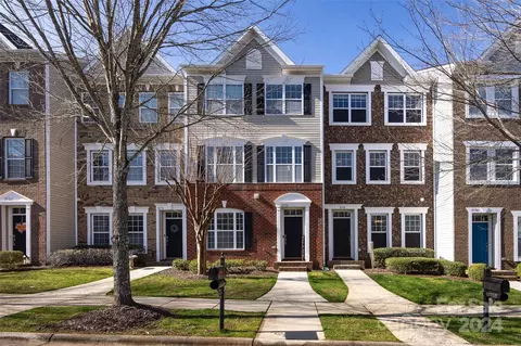 10714 Kemptown Square Sq, Mint Hill, NC 28227