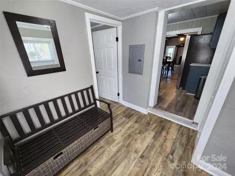 Entry Way - 4072 Bennett Rd, Morganton, NC 28655 photo 2 of 2