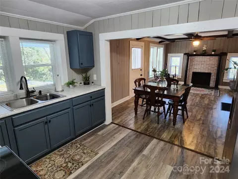 Dining - 4072 Bennett Rd, Morganton, NC 28655 photo 5 of 6