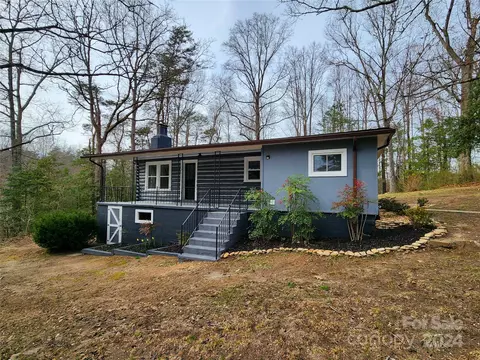Exterior - 4072 Bennett Rd, Morganton, NC 28655 photo 2 of 8
