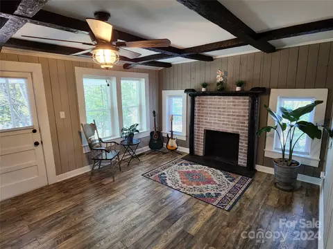 Living - 4072 Bennett Rd, Morganton, NC 28655 photo 1 of 3