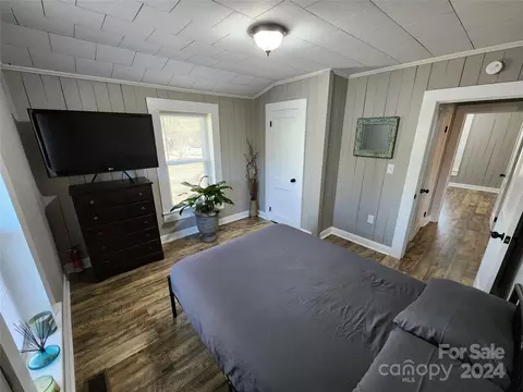Living - 4072 Bennett Rd, Morganton, NC 28655 photo 3 of 3