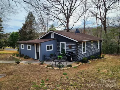 Exterior - 4072 Bennett Rd, Morganton, NC 28655 photo 3 of 8