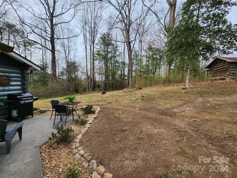 Exterior - 4072 Bennett Rd, Morganton, NC 28655 photo 6 of 8