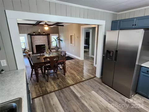 Dining - 4072 Bennett Rd, Morganton, NC 28655 photo 6 of 6