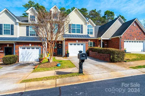 4732 Braxton Gate Ln, Hickory, NC 28602