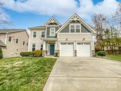 11525 Glowing Star Dr, Charlotte, NC 28215