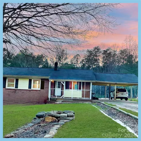 4645 Country View Ln, Hickory, NC 28602