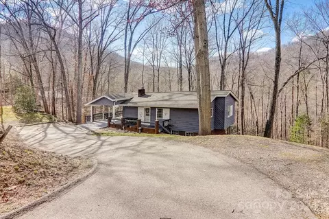 950 S Country Club Dr, Cullowhee, NC 28723