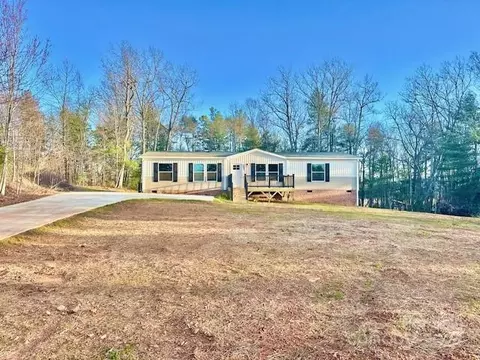 2689 Kite Dr, Lenoir, NC 28645