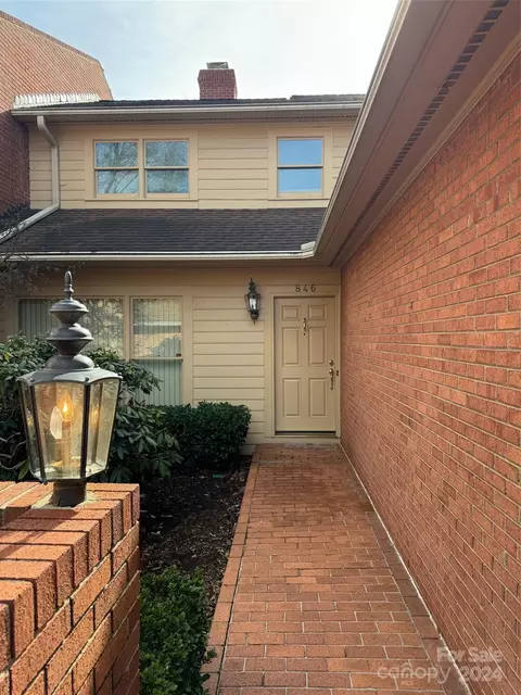 846 1st 4 St #4, Hickory, NC 28601