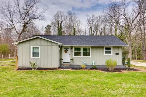 102 Beeran St, Clover, SC 29710