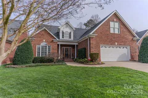 2954 Heritage Commons Ln, Gastonia, NC 28054