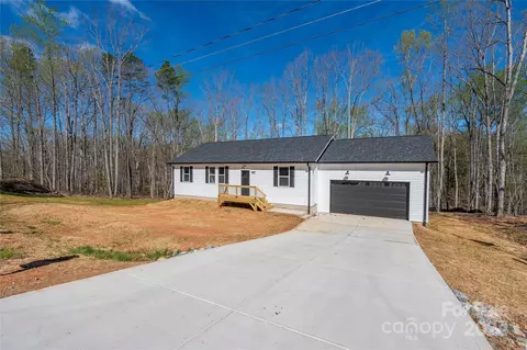 3964 Hoke St, Claremont, NC 28610