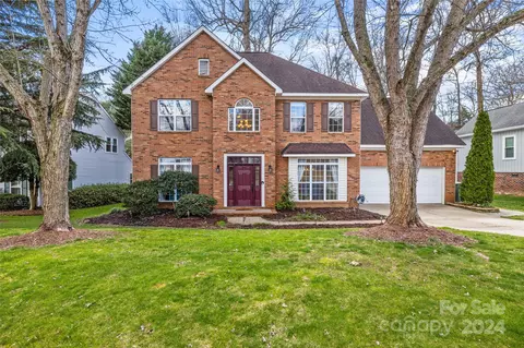 126 Harbor Cove Ln, Mooresville, NC 28117