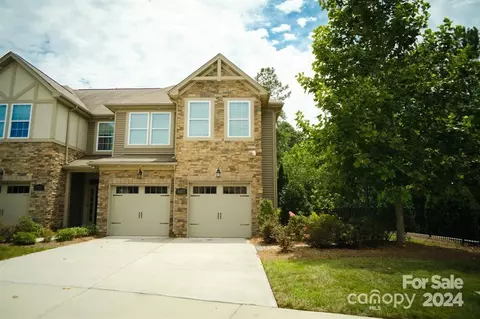 9627 Glenburn Ln, Charlotte, NC 28278