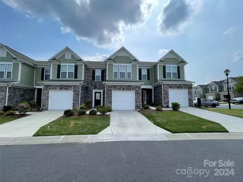 831 Canoe Song Rd, Fort Mill, SC 29708