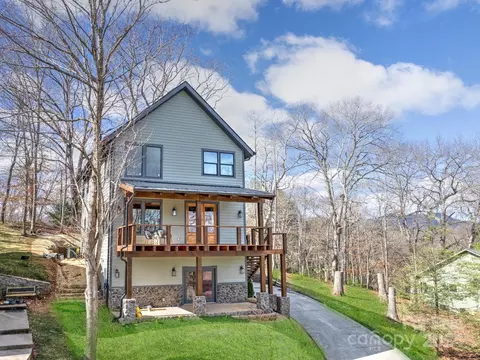154 Aldersgate Rd, Waynesville, NC 28786
