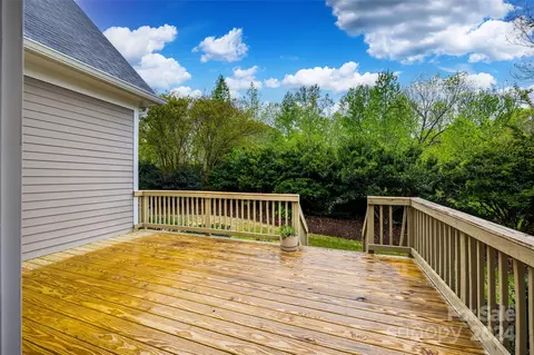 Exterior - 1094 Hunters Run Dr, Tega Cay, SC 29708 photo 3 of 14