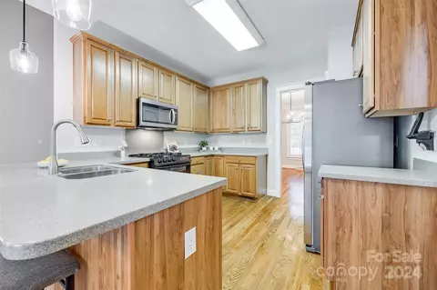Kitchen - 1094 Hunters Run Dr, Tega Cay, SC 29708 photo 1 of 3