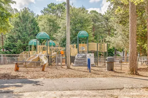 Exterior - 1094 Hunters Run Dr, Tega Cay, SC 29708 photo 13 of 14