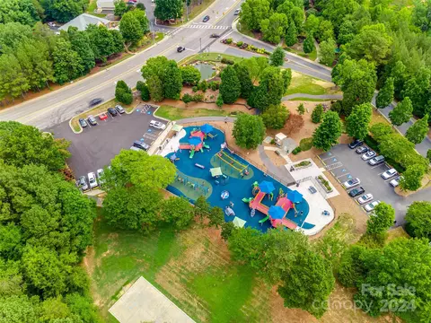 View/Area - 1094 Hunters Run Dr, Tega Cay, SC 29708 photo 4 of 7