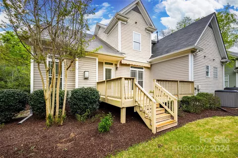 Exterior - 1094 Hunters Run Dr, Tega Cay, SC 29708 photo 5 of 14