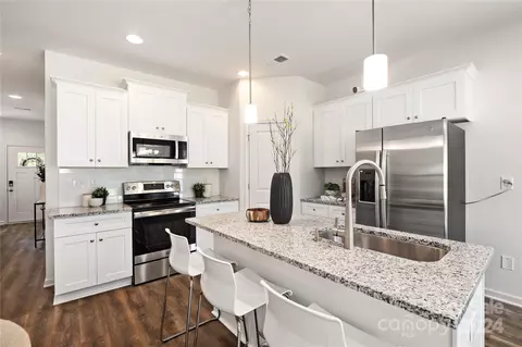 2733 Capitol Dr, Charlotte, NC 28208