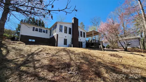 107 Roberts Ln, Morganton, NC 28655