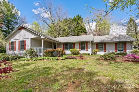 106 Bell Rd, Asheville, NC 28805