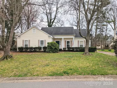 109 Northhampton Dr, Mooresville, NC 28117
