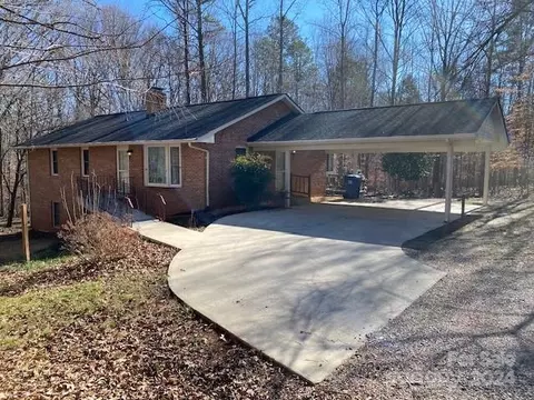 5607 Davis Rd, Waxhaw, NC 28173
