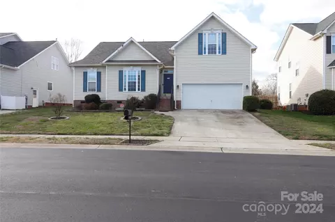172 Riverfront Pkwy, Mount Holly, NC 28120