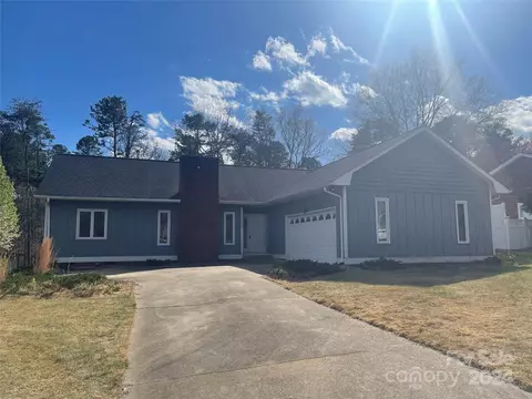 2010 19th Avenue Ne Dr NE, Hickory, NC 28601